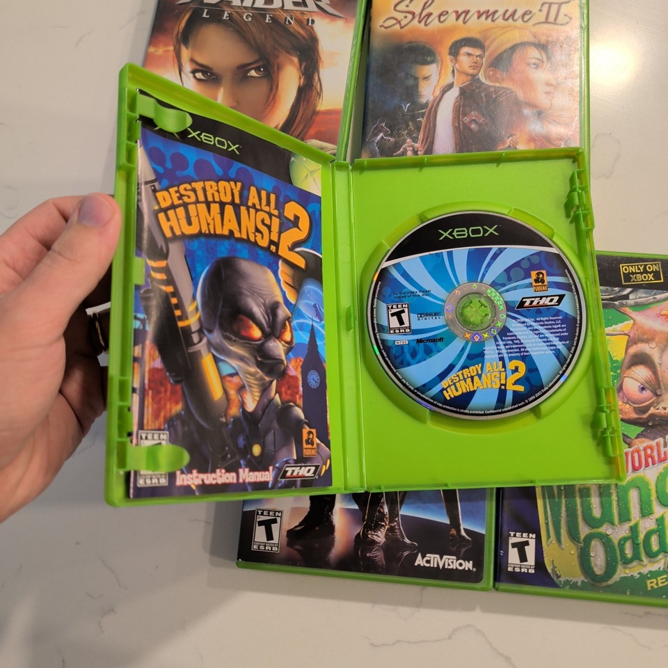 100% CONSOLES 1 magazine - Final Fantasy, Shenmue, Driver 2