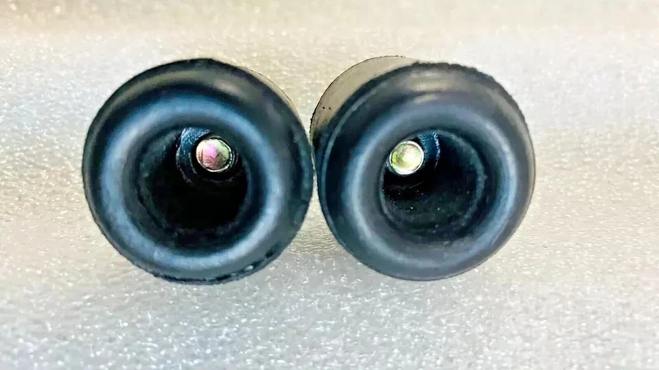 SUZUKI SAMURAI 80'-95' HOOD CUSHION BUMPER | Fit For Foto 2 de 4