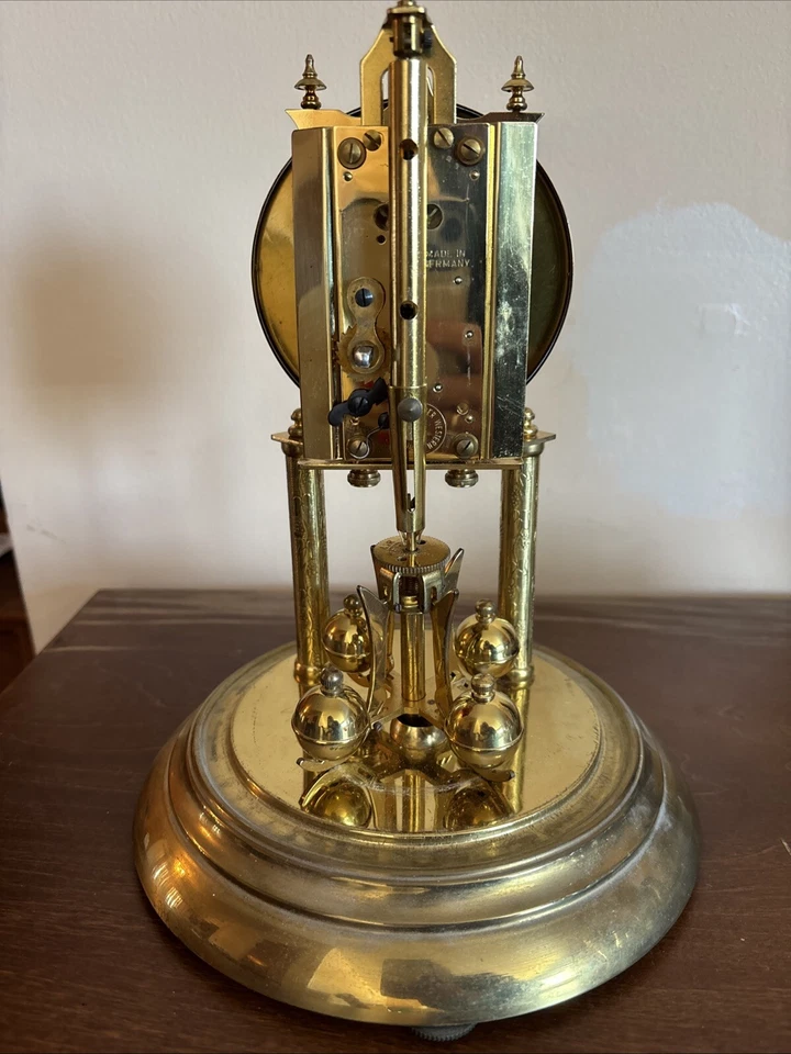 Reloj vintage con péndulo Foto 3 de 4