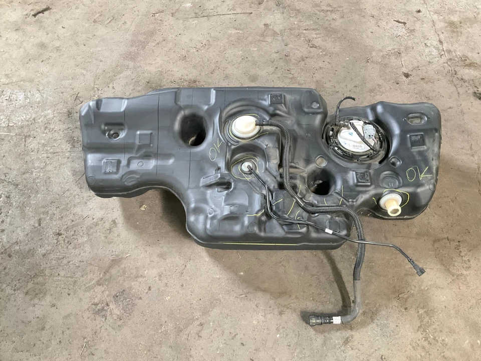 Оригинальный топливный бак 20–24 Nissan Sentra 2,0 л - Изображение 2 из 4