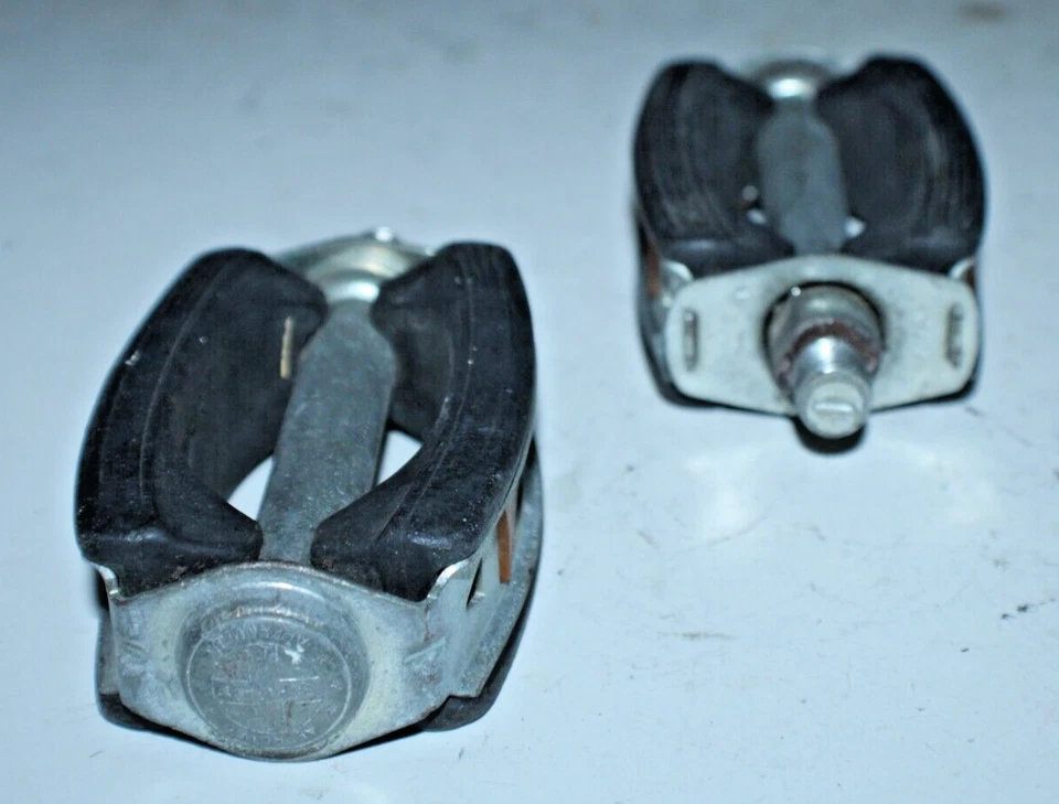 Pedais de bicicleta planos vintage aço preto feitos na Alemanha cruzador híbrido remetente EUA! - Imagem 2 de 4