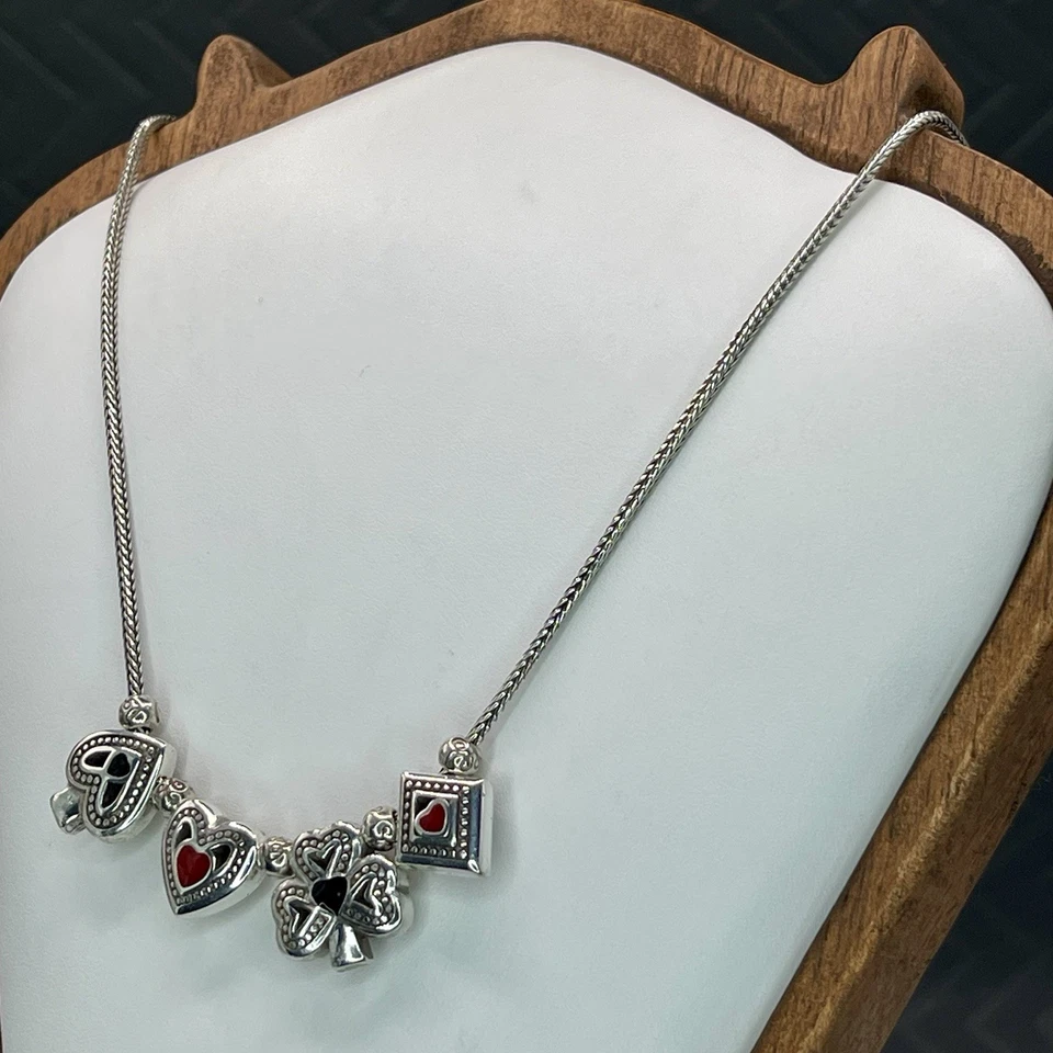 Brighton Lucky Hearts Trajes de Cartas Collar Rojo Negro Esmalte Retirado Foto 3 de 4