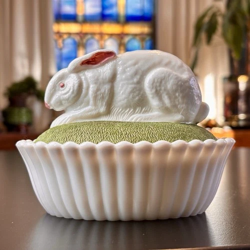 Vtg Westmoreland Hand Painted Milk Glass Rabbit Bunny on Nest Easter Candy Dish