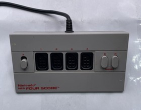 Vintage Nintendo NES Lot of 5: NES-004 (3), Four Score NES-034, Zapper 1985