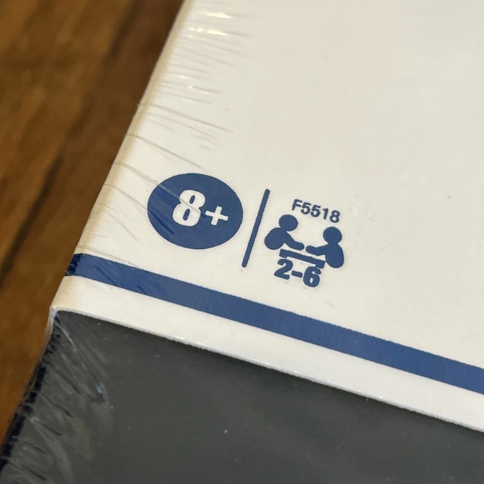 Cluedo Signature Collection Deluxe Game- Hasbro Brand New & Sealed - Image 3 of 4