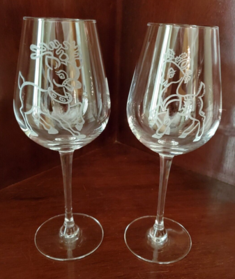 CLEAR CRYSTAL WINE GLASSES WITH HAND ENGRAVED REINDEER ARTWORK SET OF (2) |  eBay