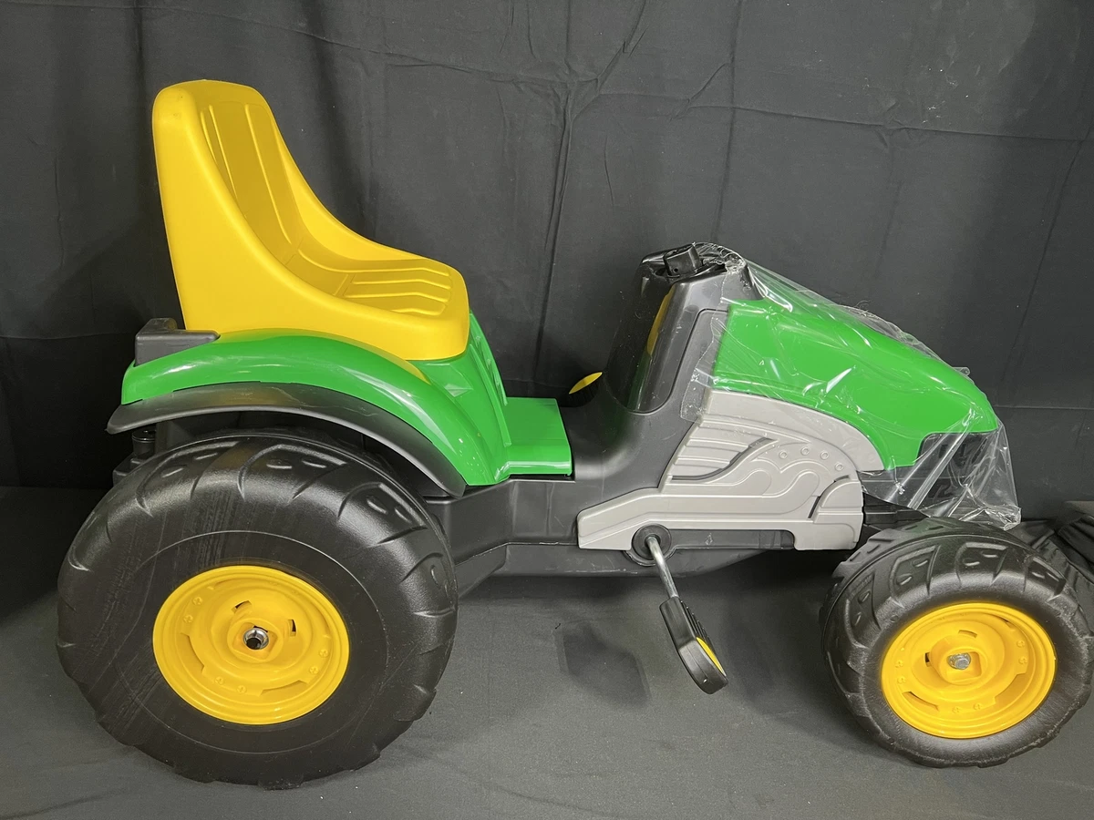 Peg Perego John Deere Farm Tractor and Trailer w Adjustable Seat New Open Box
