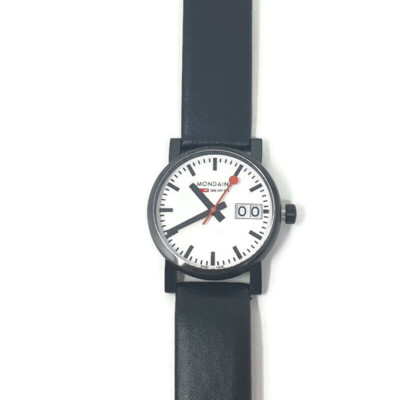 Mondaine EVO2, minimalistische schwarze Leder Quarzuhr, A669.30305.61SBB