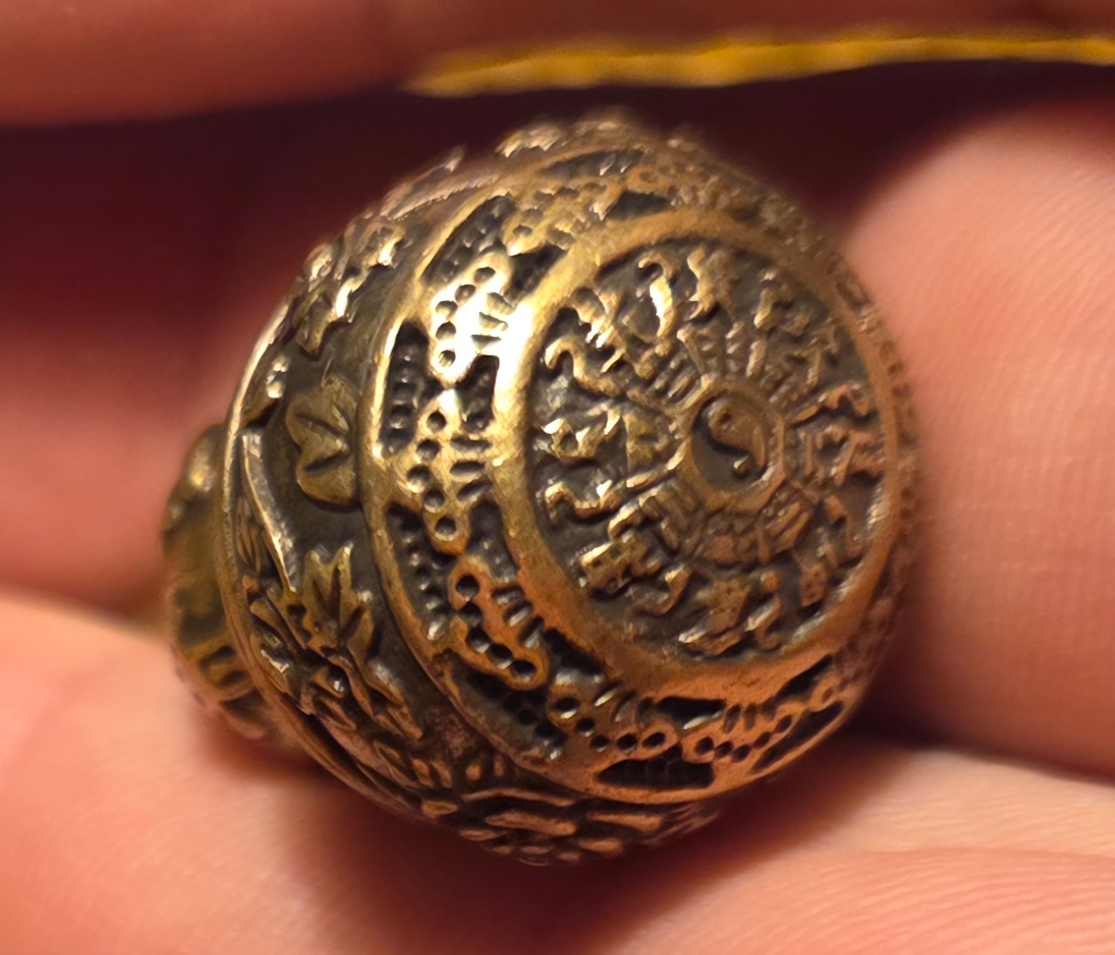 SHADOWBOX MINIATURE-BRASS CHINESE GOURD/PENDANT FIGURINE