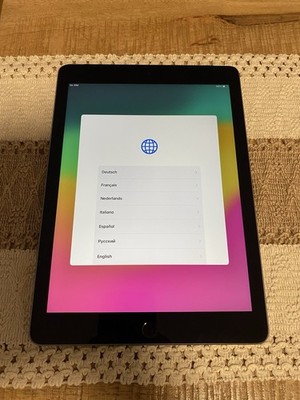 Apple iPad 6. Gen Wi-Fi + Cellular 32GB | Space Grau