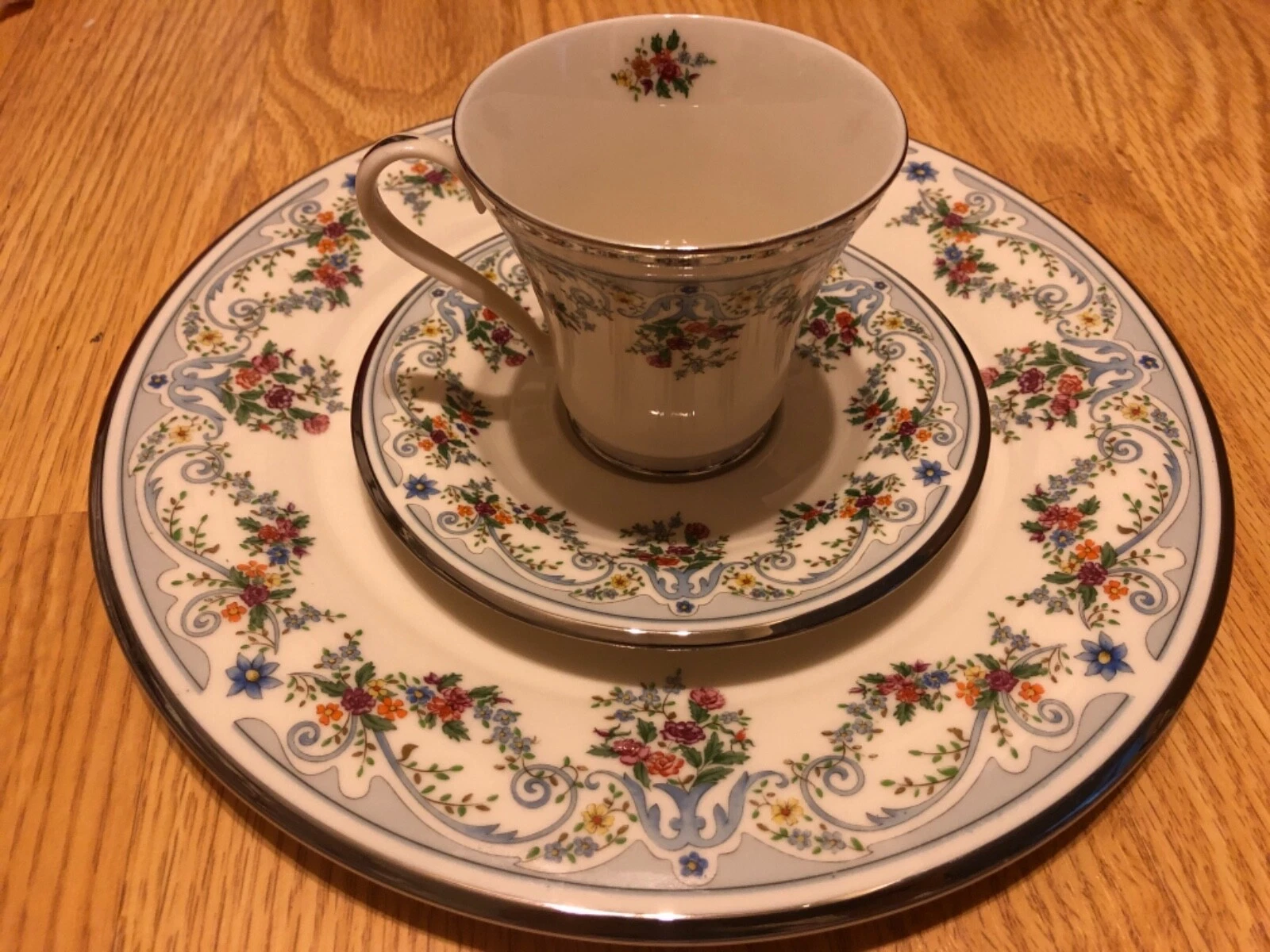 Gorham Fleurs de France Dinnerware