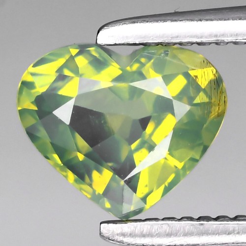 💎 0.68ct 6x5mm VS Heart Yellowish Green Sapphire - Unheated, Madagascar Gem