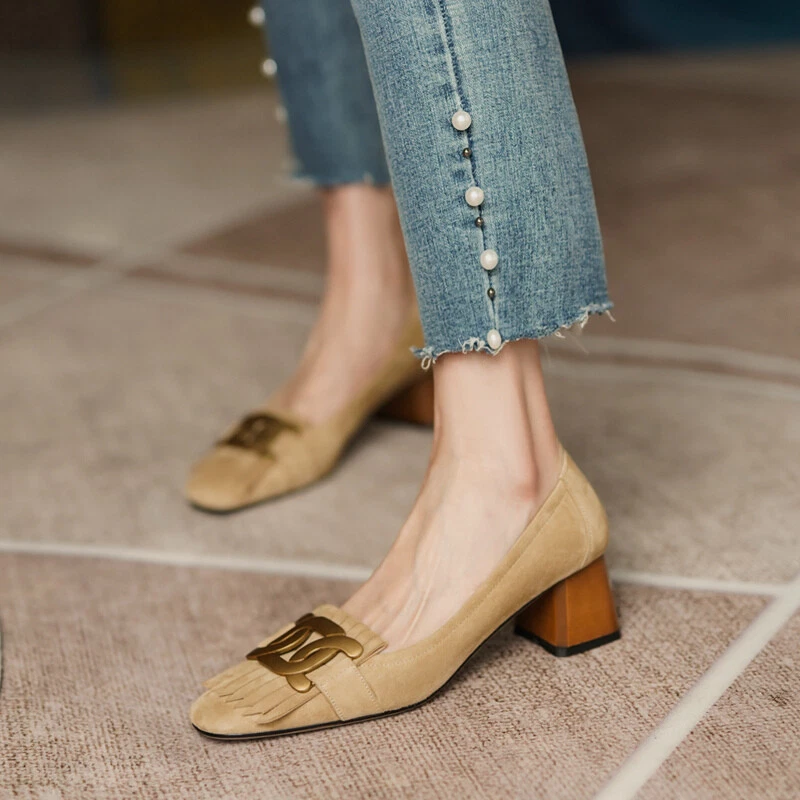 Zapatos Tod's para mujer con flecos de tacón medio y boca poco profunda Foto 2 de 4