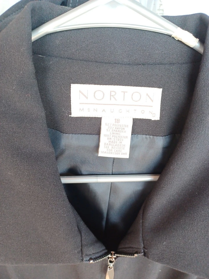 New Norton Coat Women Black Domino EF zip 18 Long Sleeve Casual - Image 2 of 4