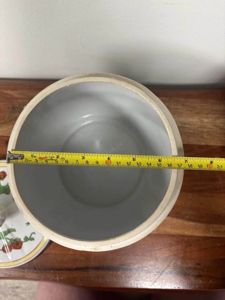 Frasco de fresa de cerámica Williams Sonoma con tapa - Hecho en China Foto 4 de 4