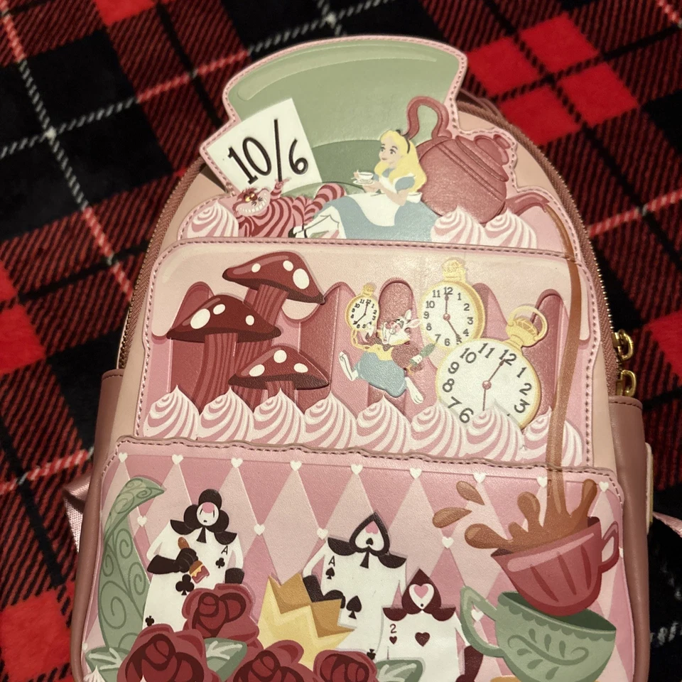 Mini Mochila Loungefly Disney Alicia en el País de las Maravillas Pastel de Té Rosa Gato de Cheshire Foto 4 de 4