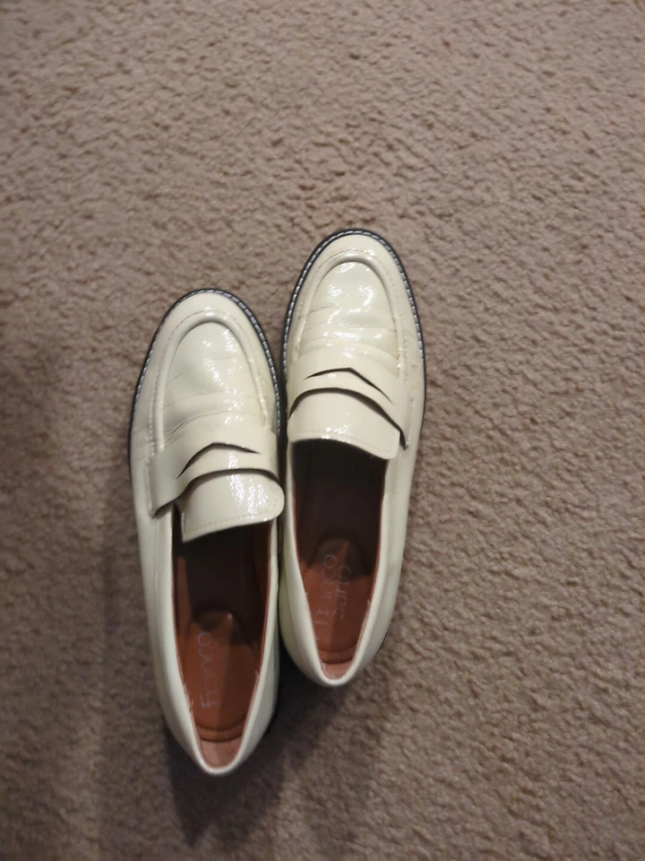 Mocassim Franco Sarto Feminino Balin Lugged Bottom Putty Patent 9M, Bege - Imagem 2 de 4