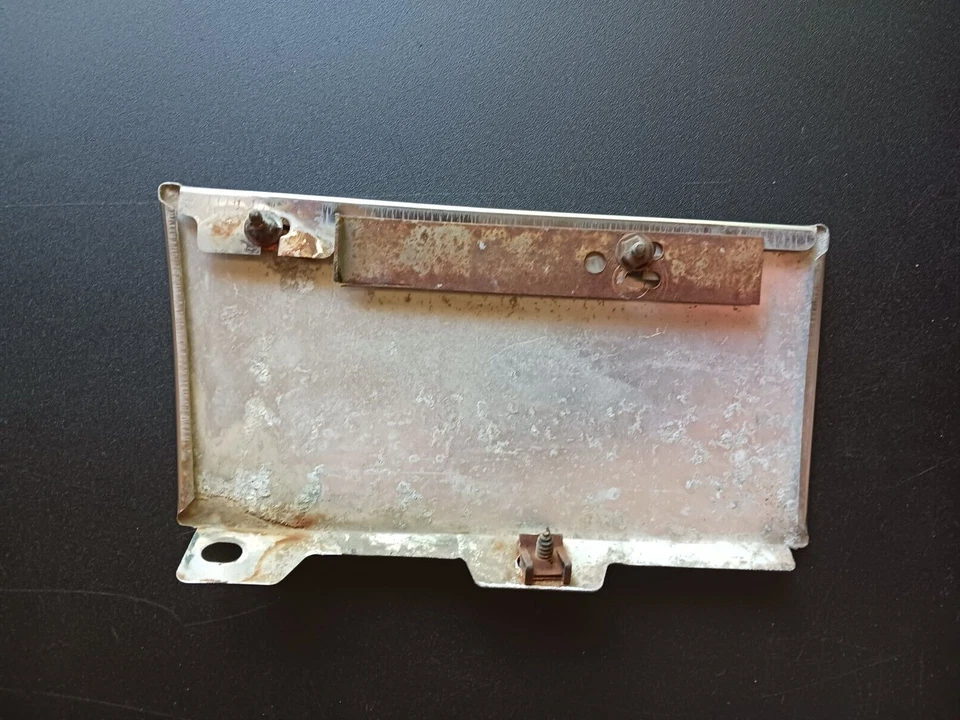 Cadillac SeVille 1980-1985 moldura basculante de moldura delantera izquierda del lado del conductor OEM Foto 4 de 4