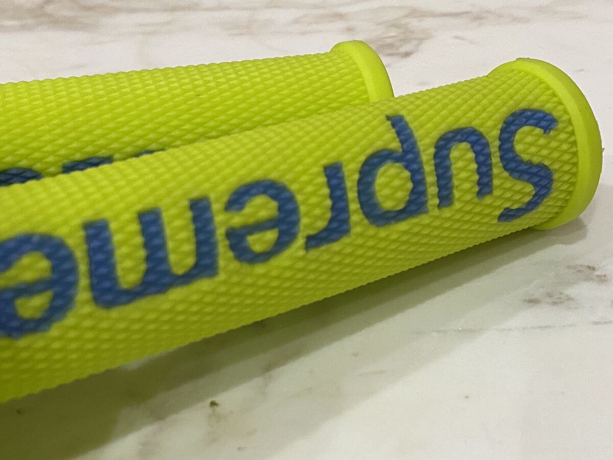 GENUINE x SUPREME FOX RACING MOTO HAND GRIP YELLOW MOTO HAND GENUINE x SUPREME FOX RACING MOTO HAND GRIP YELLOW MOTO HAND