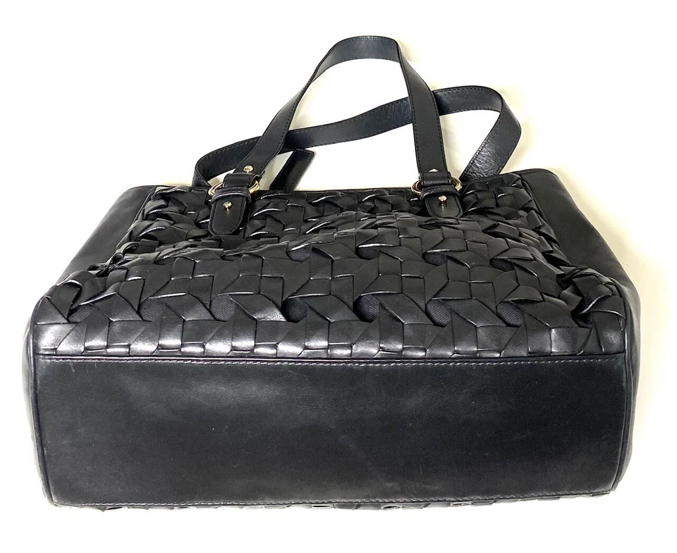 Bolso de Mano Cole Haan Negro Dorado Hardware Daphne Cuero Tejido Asa Superior 13x10x5 Foto 4 de 4