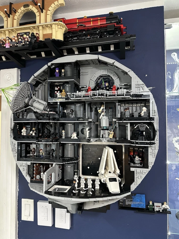 Wall Mount Display For LEGO Star Wars UCS Death Star - Image 3 of 4