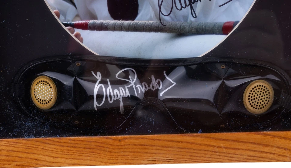 Caja de sombras firmada por Edgar Prado foto firmada y gafas de jockey HOF 12" X 15" Foto 4 de 4