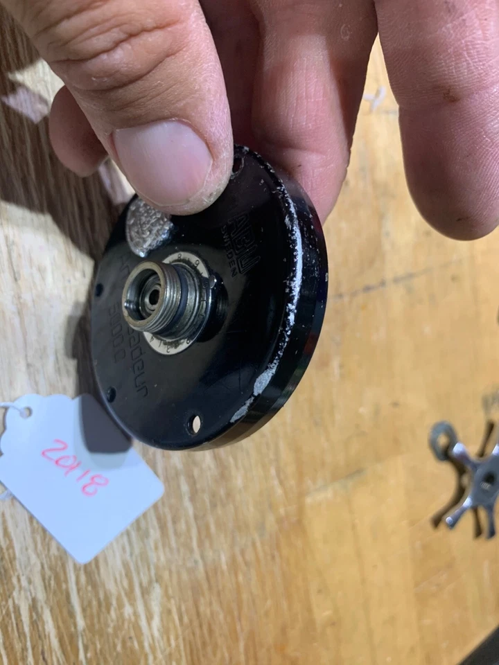 Placa de carrete de pesca Ambassadeur 5000C (lote #20118) Foto 4 de 4