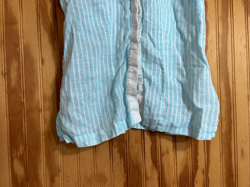 Blusa Worth feminina listrada azul e branca de linho com colarinho botão para baixo tamanho 4 - Imagem 2 de 4