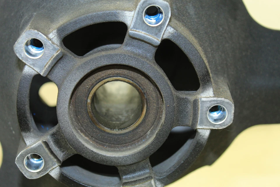 2001 SUZUKI GSXR600 OEM REAR WHEEL BACK RIM W-18 - Image 3 of 4
