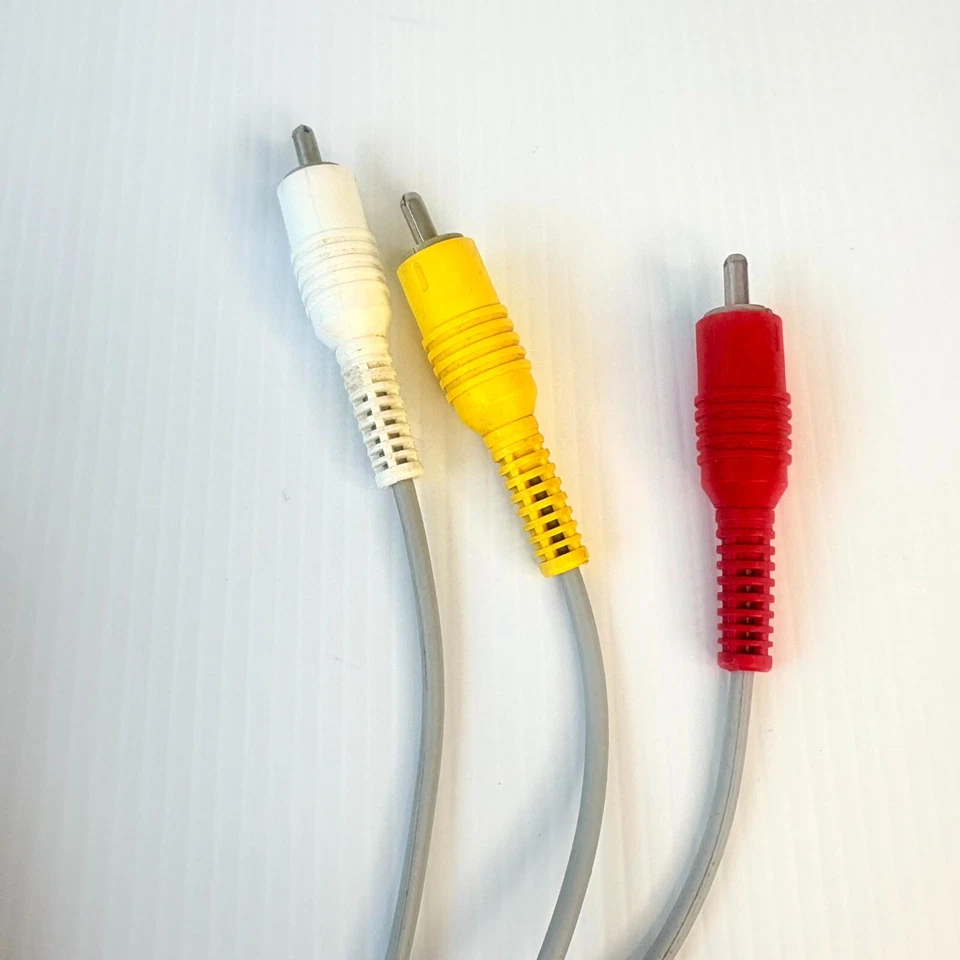 Nintendo Wii RVL-009 Genuine Stereo Audio Video A/V Cable 2.3 Metres - Image 3 of 4