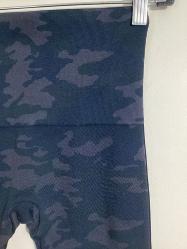 Spanx Camo Crop Leggings Size M Teal Shapewear Capri Mid Rise Athleisure - Picture 4 of 6