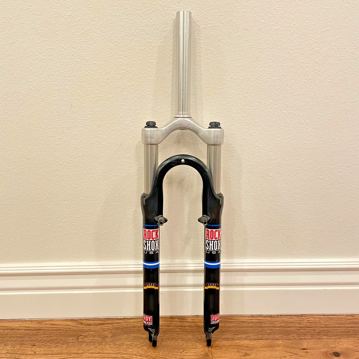 Preços baixos em Rockshox 1-1/8 sem Rosca de 26 Polegadas de rodas