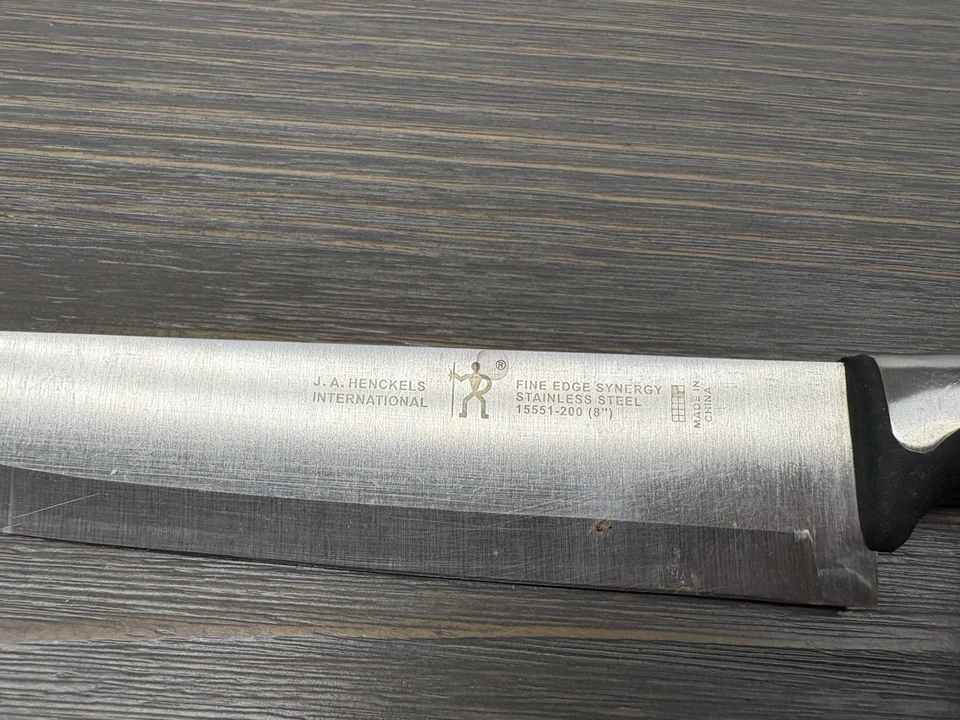 J.A. Cuchillo de chef Henckels International 15551-200 Fine Edge Synergy S/S 8" usado en excelente estado Foto 4 de 4