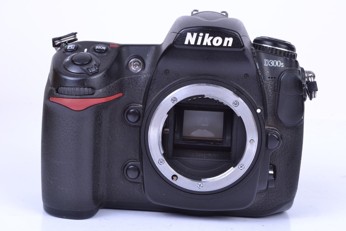 Nikon D300s 12.3MP Digital SLR Camera Body Only Shutter