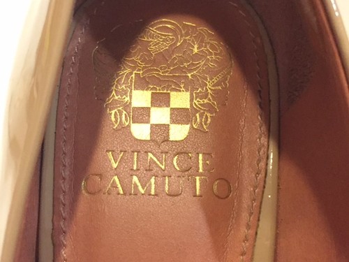 VINCE CAMUTO NUDE / BEIGE PATENT LEATHER PEEP TOE STILETTOS SZ. 9 .. SEXY - Picture 6 of 12