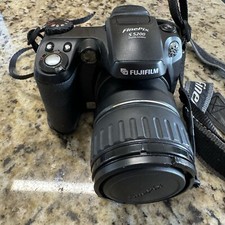 Fujifilm FinePix S Series S5200 5.1MP Digital Camera Black Untested.