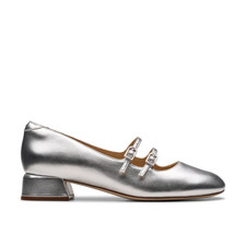 Clarks Ladies DAISS 30 SHINE Silver Leather Shoes