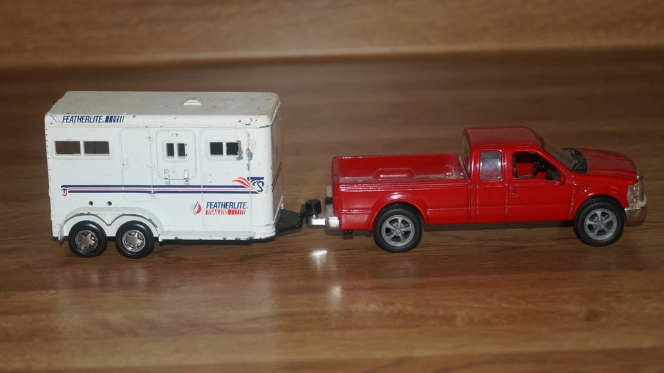 Diecast 2008 Ford F-250 Pickup Truck with 1995 Road Champs Featherlite Trailer - Image 4 of 4