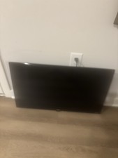 onn. Roku TV LED Smart TV Black Streaming Apps Screen Mirroring Netflix