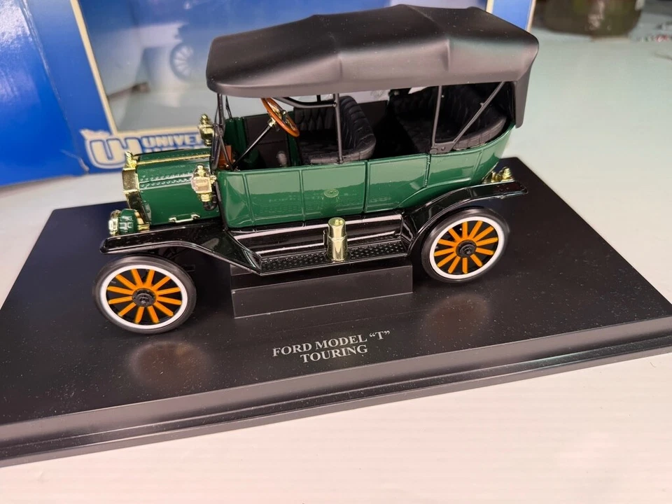 Ford Model T Touring Diecast Car 1:18 Scale by Universal Hobbies NIB - Immagine 3 di 4