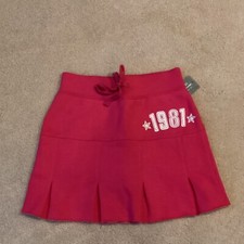 NWT GUESS GIRLS 14 DARKER PINK SKORT, 1981 ON FRONT, LOGO BACK, DECORATIVE TIE