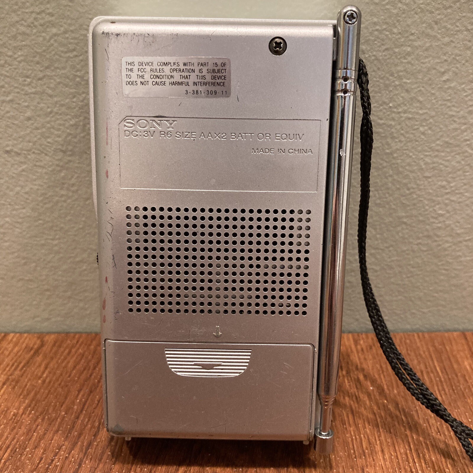 Vintage Sony ICFS10MK2 FM/AM Transistor Radio w/ Antenna Tested! Works