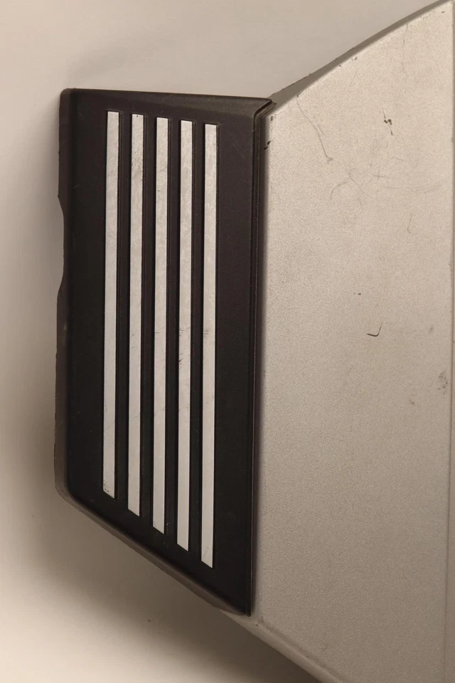 2010-2014 BMW X5M 4.4L ENGIEN MOTOR APPEARANCE TOP COVER PANEL OEM - Image 2 of 4