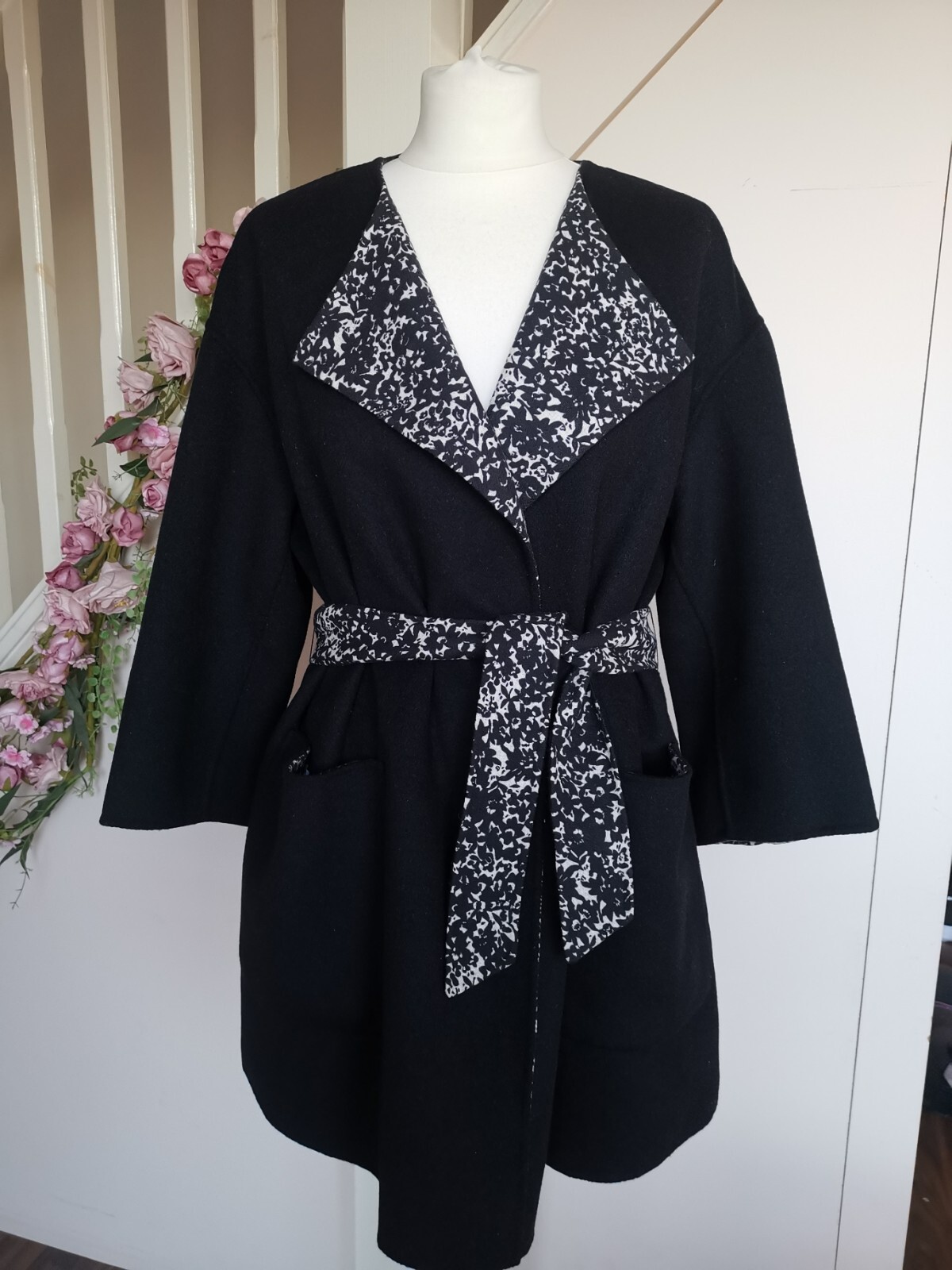 Reversible maxmara intrend black and multi coat uk size  8-14