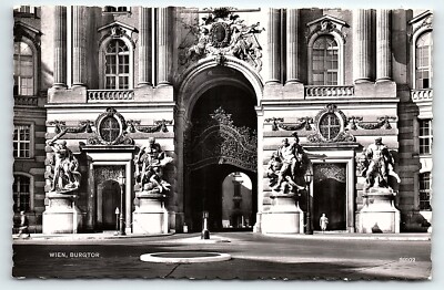 1962 WEIN BURGTOR AUSTRIA STREET VIEW RPPC POSTCARD P5820