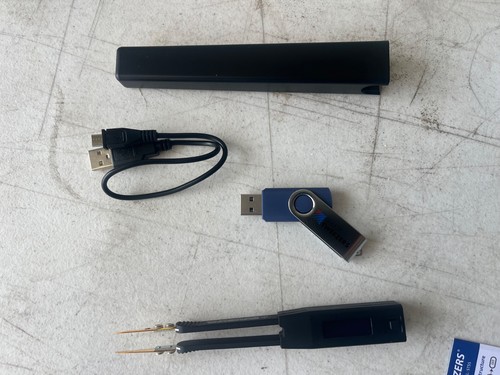 Swiss-made Portable Digital Smart Tweezers