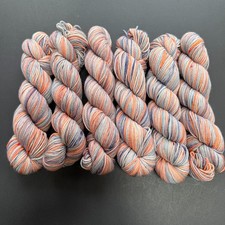 VTG KOIGU KPPPM YARN - 6 Matching Skeins - Peach Blue 175 Yards 100 Merino NOS