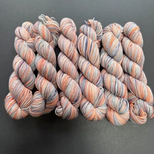 VTG KOIGU KPPPM YARN - 6 Matching Skeins - Peach Blue 175 Yards 100% Merino NOS