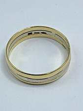 18ct Yellow & White Gold 5.6mm Wedding Band Size V 1/2 (Centre)