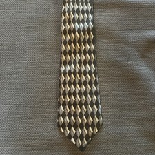 Giorgio Cosani Necktie 100 Silk Diamond Print 4" Wide x 60  Long From Italy